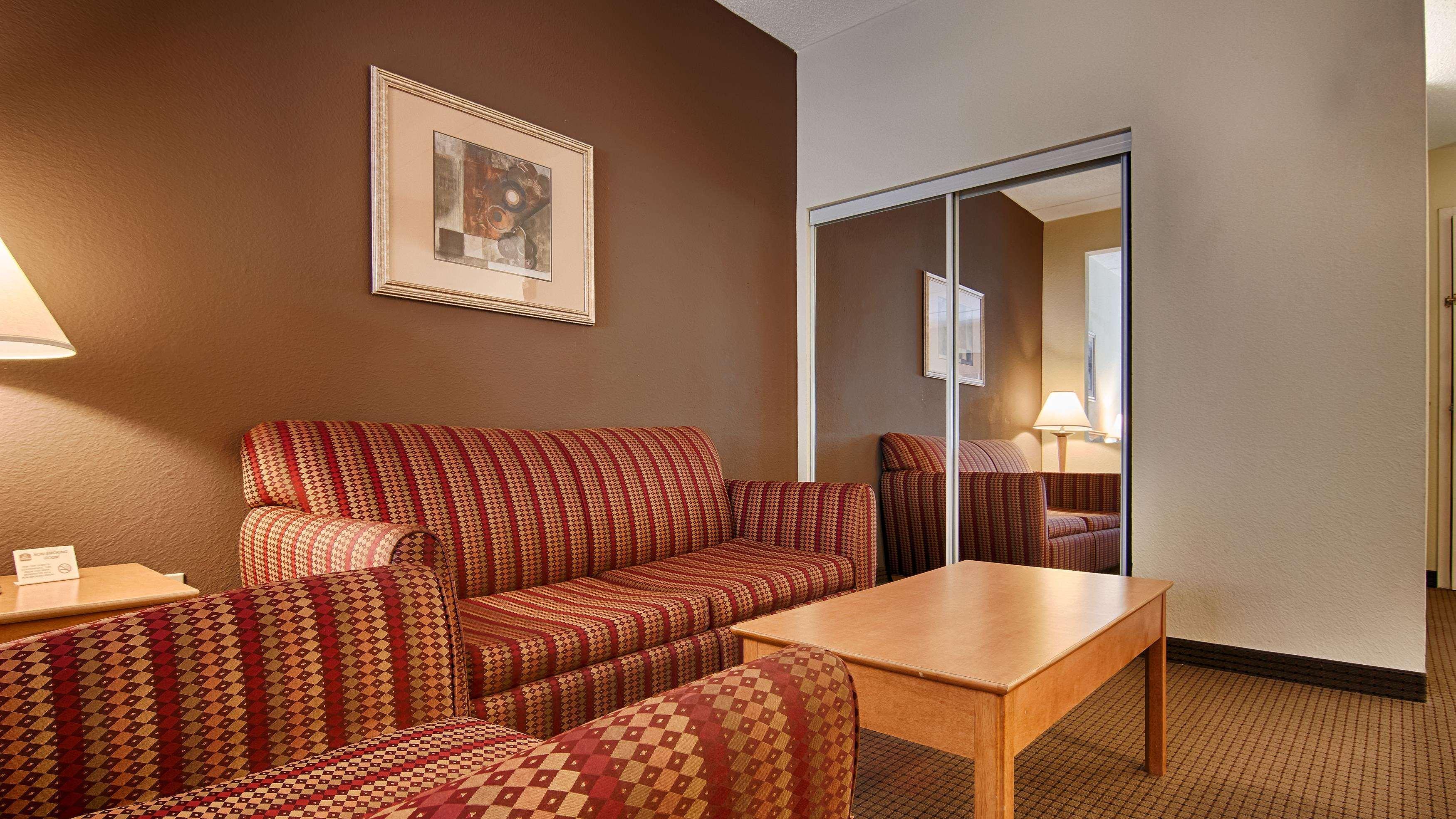 Best Western Plus Newport News Eksteriør billede