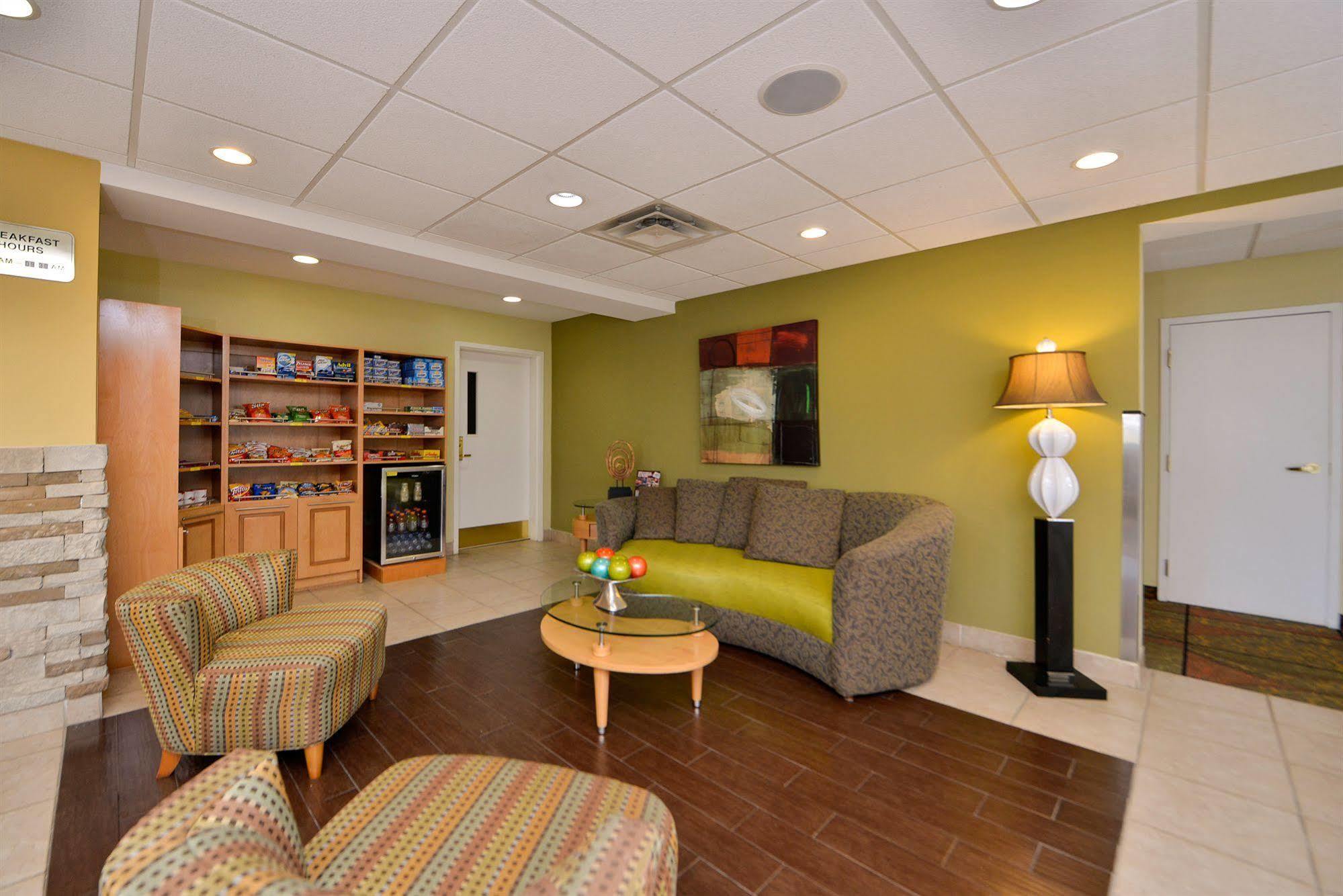 Best Western Plus Newport News Eksteriør billede